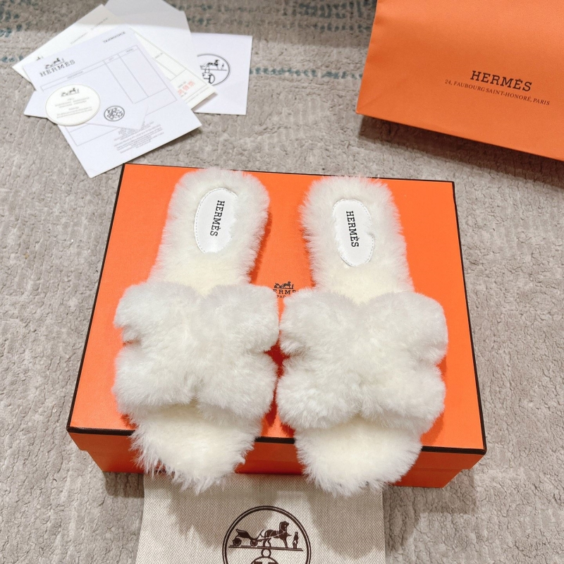 H**mes slippers
